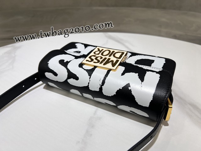 Dior专柜2024新款迪奥高仿原单Miss Dior翻盖手袋小牛皮肩背包 djfk1253